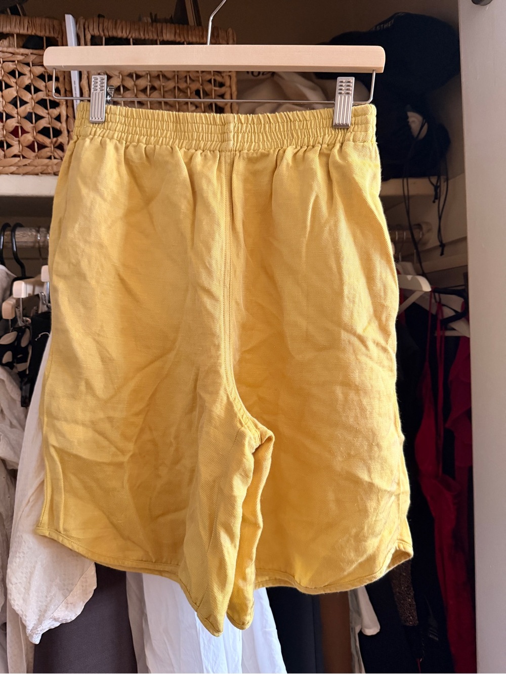 Wilfred Yellow Elastic-Waist Women's Bermuda Shorts